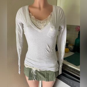 Y2k Abercrombie light grey long sleeve deep v neck top
